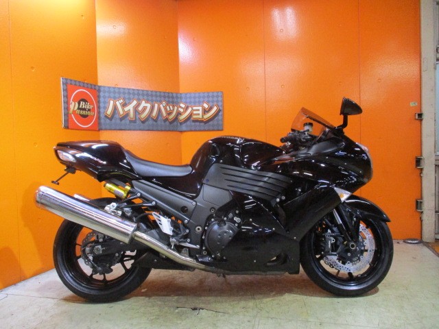 横から見てもこの通り状態グッド！！ディーラーでも専門店でもない量販店の当社だからこそできるこの価格！